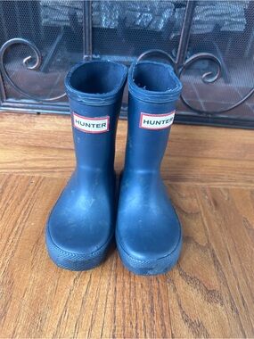 Hunter Kids Navy Blue Waterproof Rain Boots - size 7